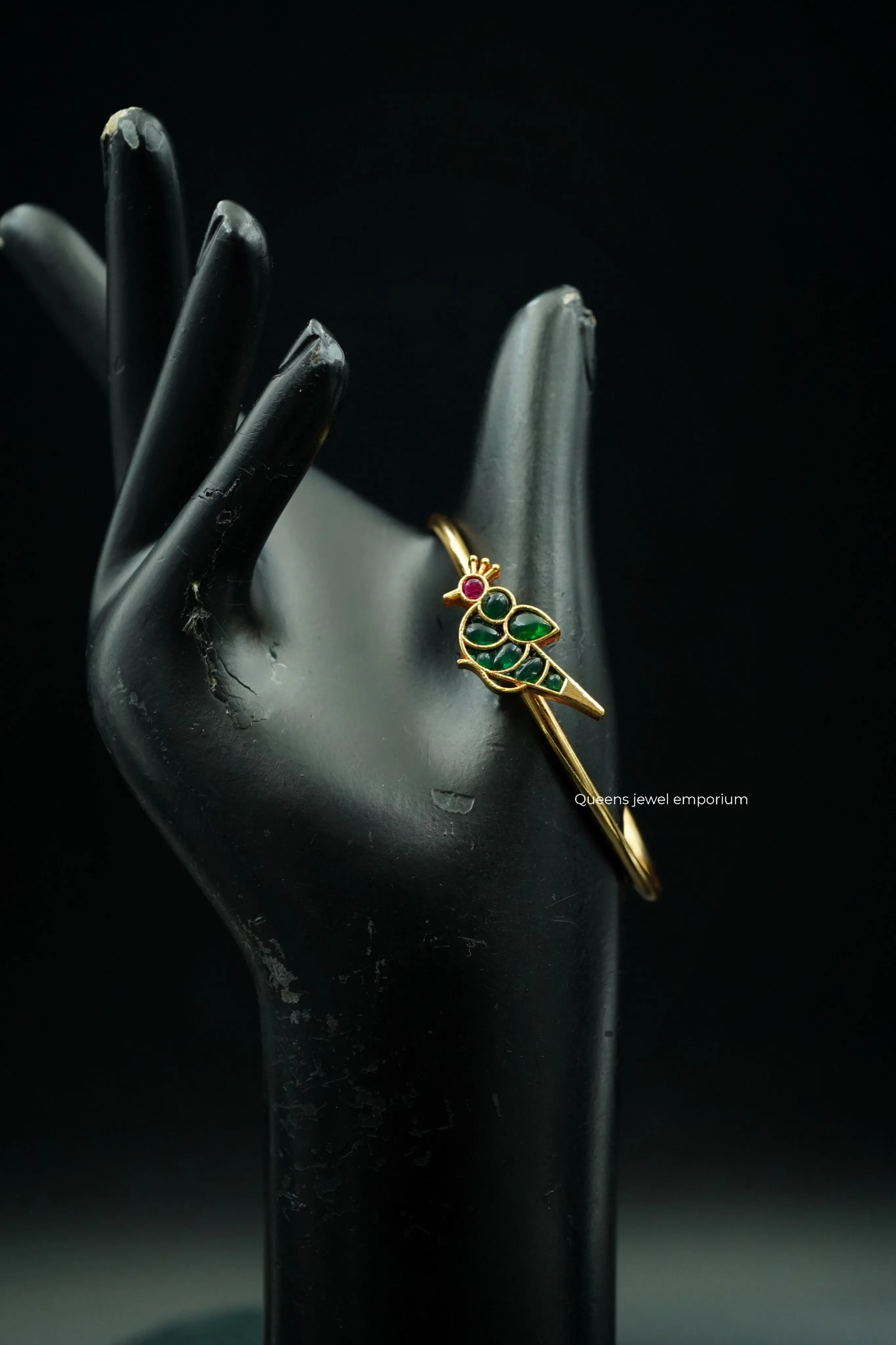 ALIKA KADA BANGLE