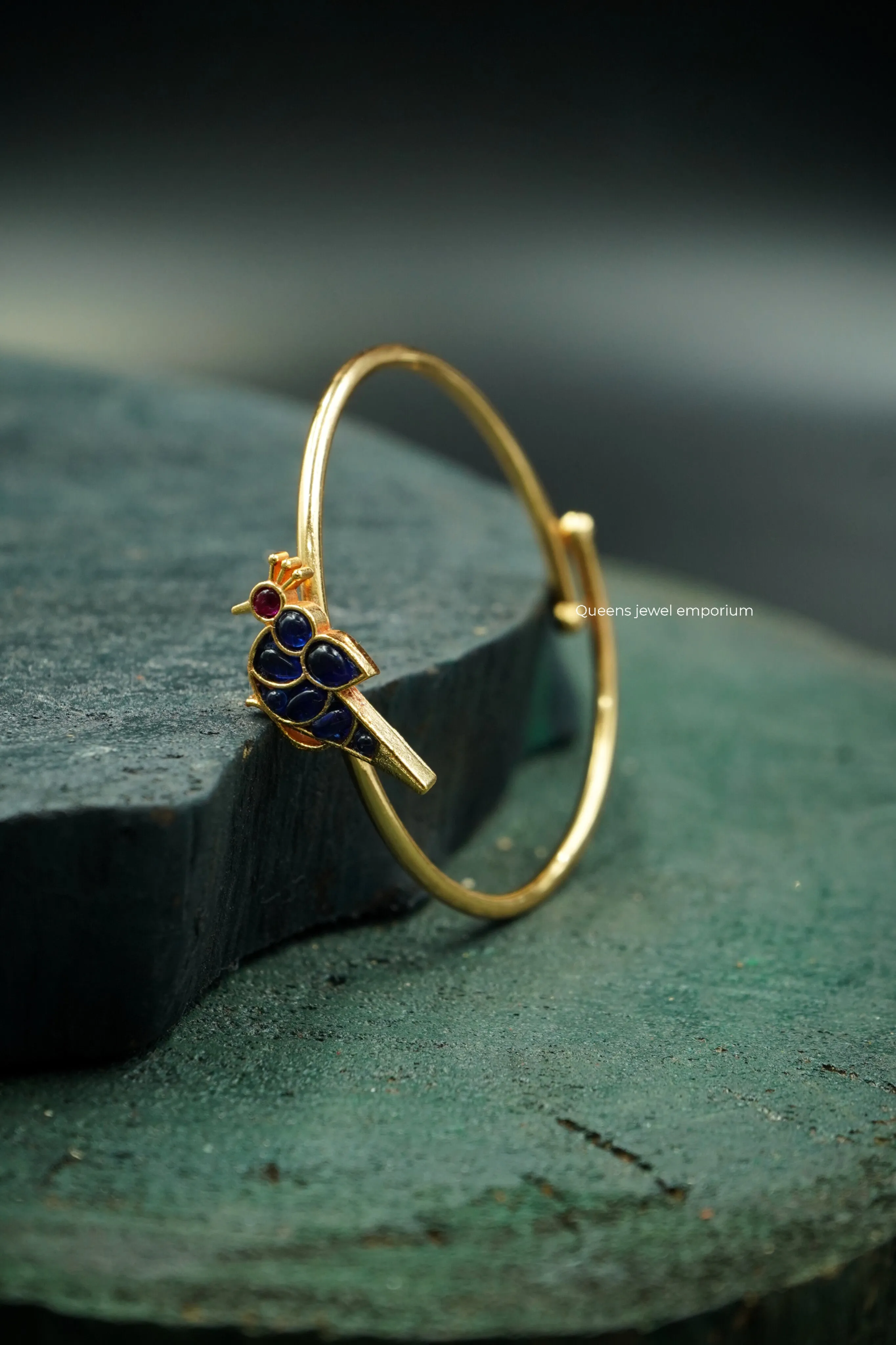 ALIKA KADA BANGLE