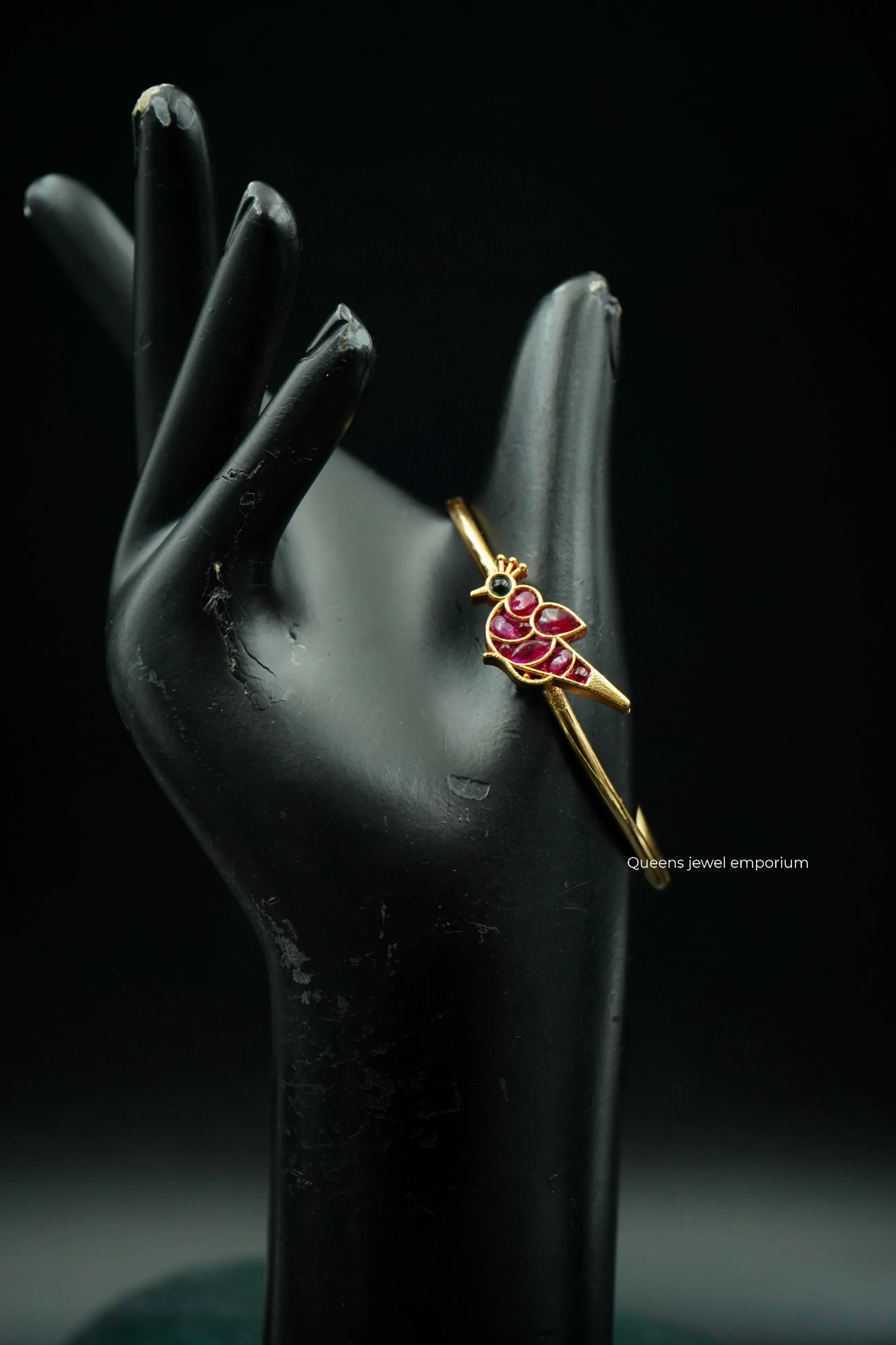 ALIKA KADA BANGLE