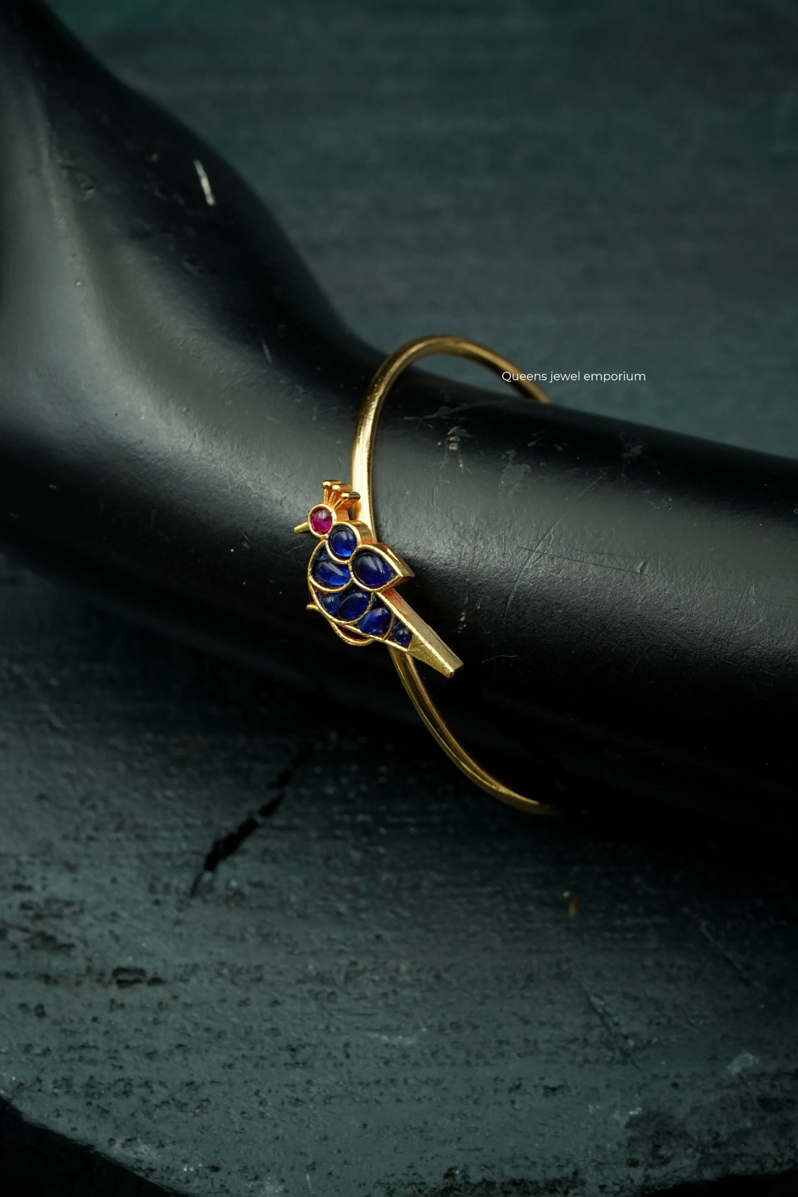 ALIKA KADA BANGLE